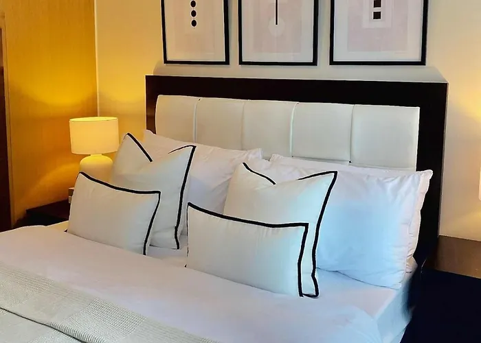 Cozy Netflix And Chill In Bgc Apartamento Manila